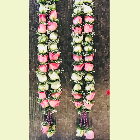 Garlands(roses with gypsy flowers) on rent for birthday wedding events