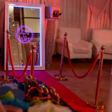 Mirror photo booth Rent for birthday wedding corporate events